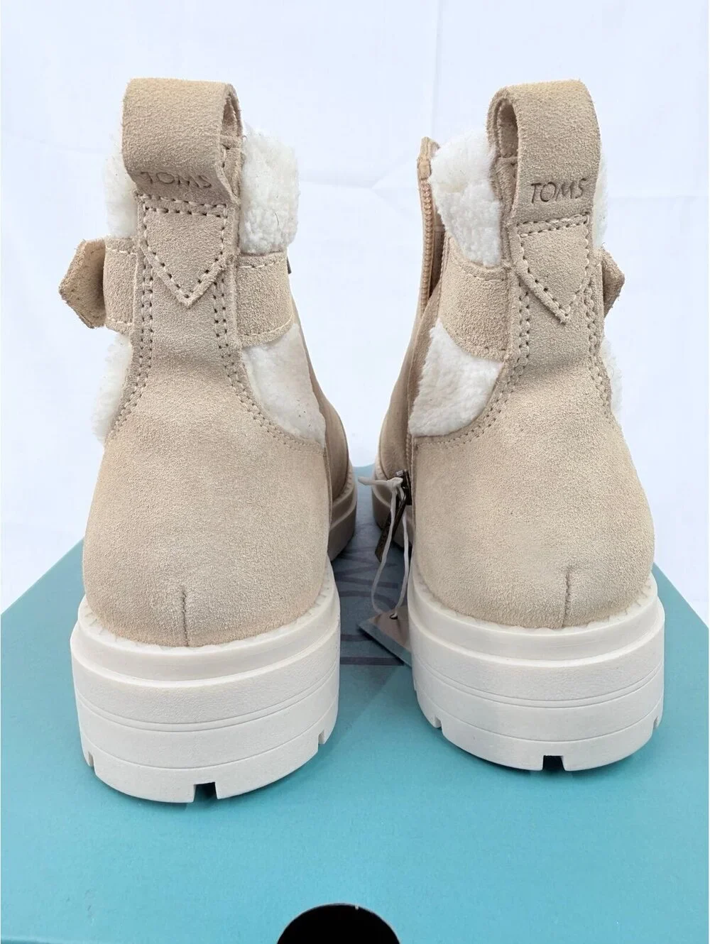 Women's Toms Astrid Lug Chelsea Boots size 6.5 NEW